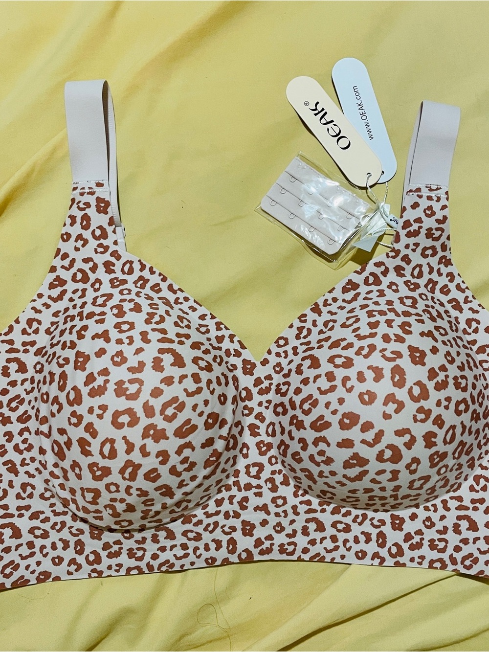 TikTok Leopard Print T-Shirt Bra - Cream & Brown Size 4X NWT